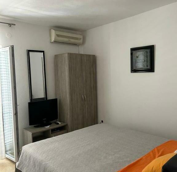 اتاق سه نفره سوپریور با چشم‌انداز دریا, Apartmani Kažanegra33