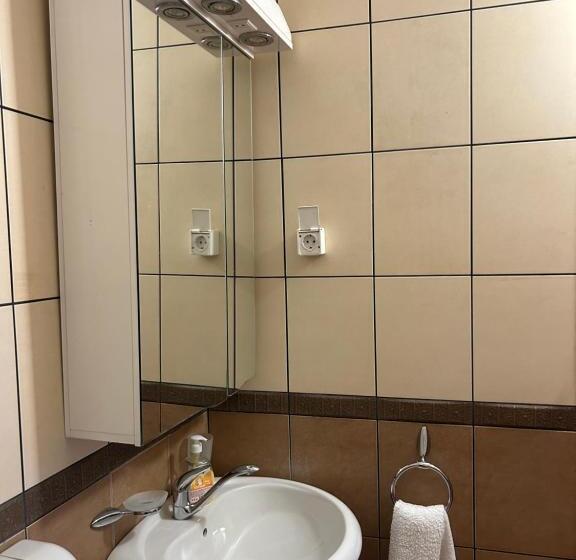 اتاق سه نفره سوپریور با چشم‌انداز دریا, Apartmani Kažanegra33