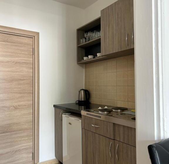 اتاق سه نفره سوپریور با چشم‌انداز دریا, Apartmani Kažanegra33