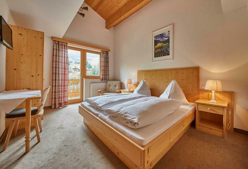 Quarto standart com varanda, Sportpension Enzian