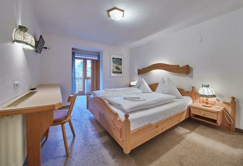 Quarto standart com varanda, Sportpension Enzian