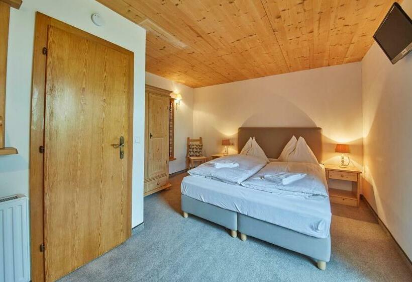 Quarto standart com varanda, Sportpension Enzian