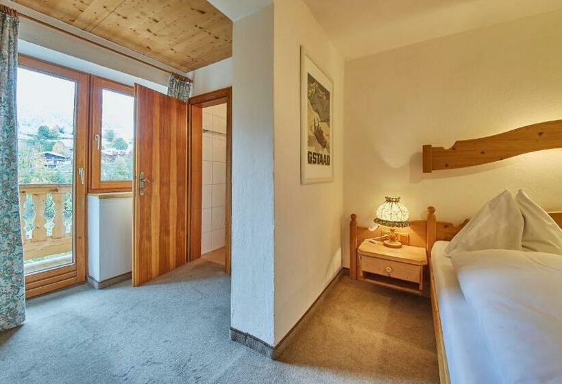 Quarto standart com varanda, Sportpension Enzian