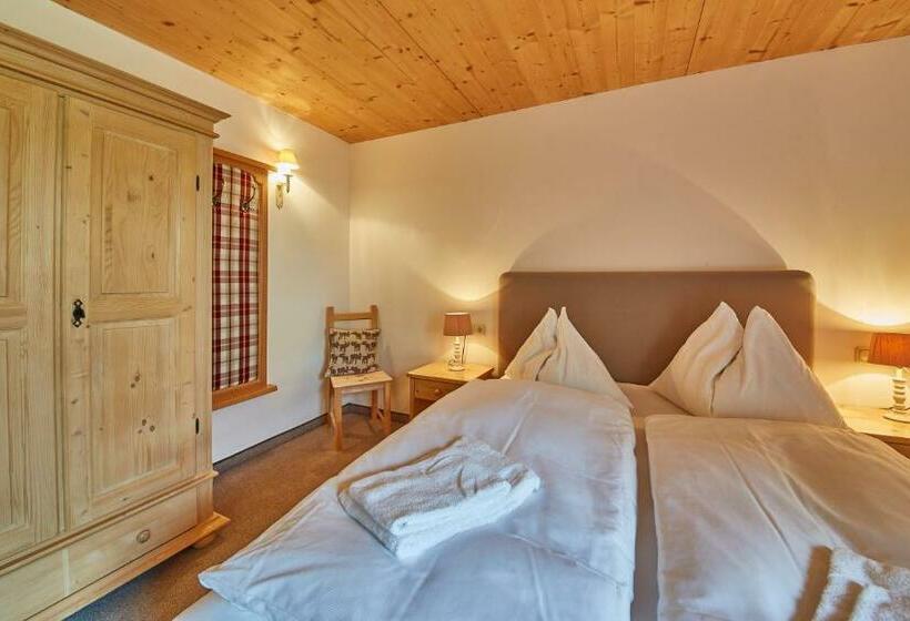 Quarto standart com varanda, Sportpension Enzian