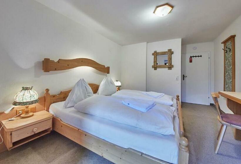 Quarto standart com varanda, Sportpension Enzian