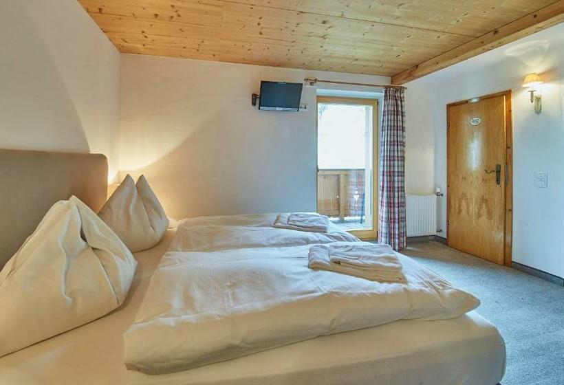 Quarto standart com varanda, Sportpension Enzian