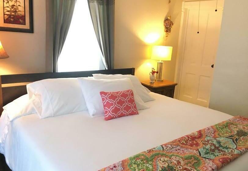 带大床的标准工作室, Spacious 5br Home In Downtown Historic District