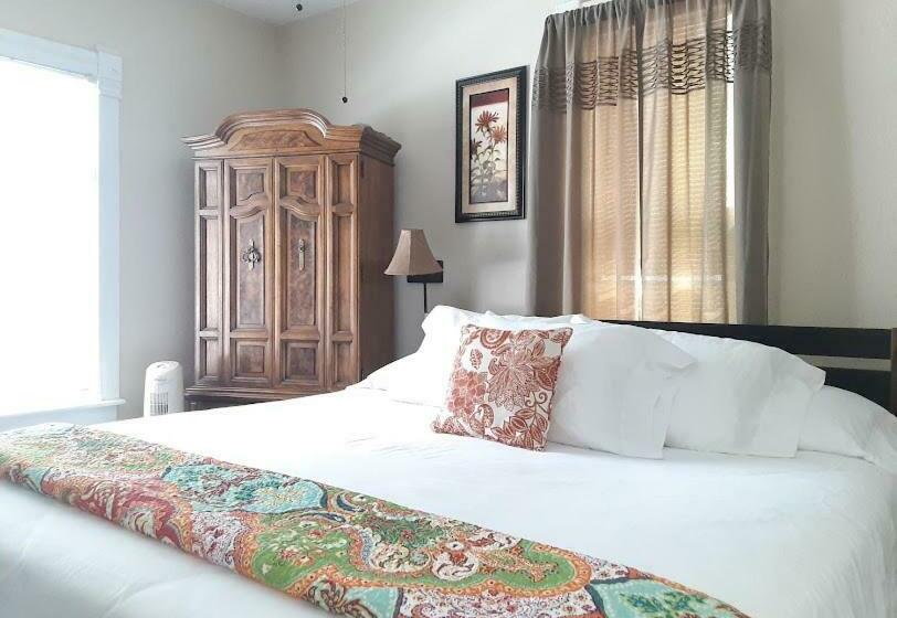 带大床的标准工作室, Spacious 5br Home In Downtown Historic District