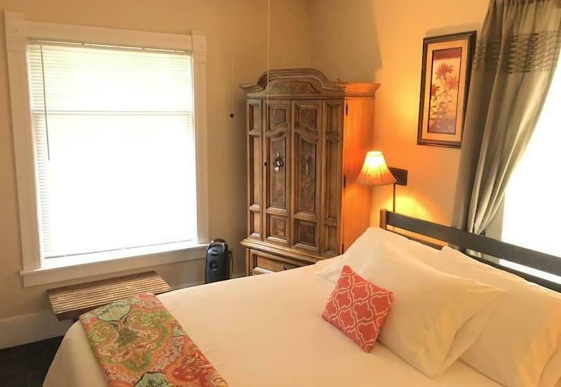 带大床的标准工作室, Spacious 5br Home In Downtown Historic District