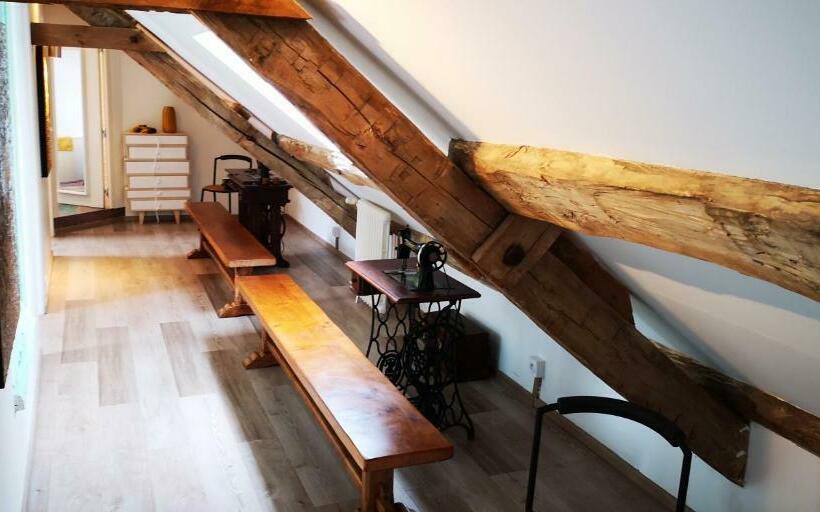 غرفة عائلية, Ancien Moulin Créancey