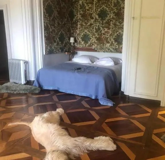 ガーデンビュースタンダードルーム, Chateau Montalembert Maîche