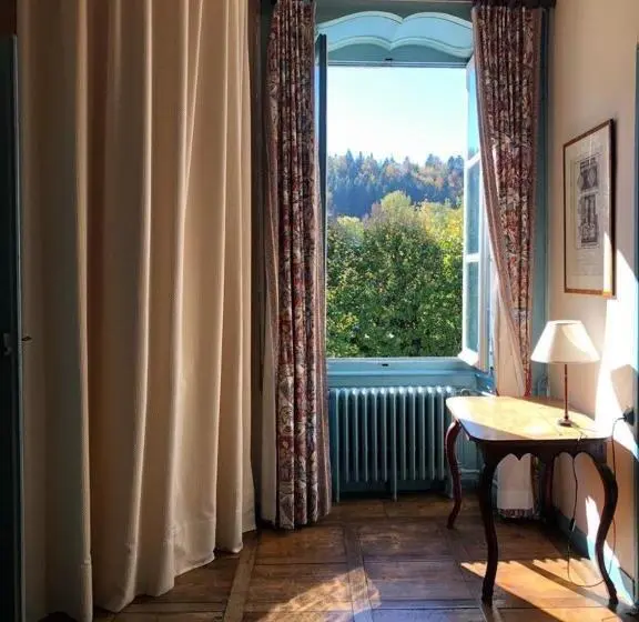 コンフォートトリプルルーム, Chateau Montalembert Maîche