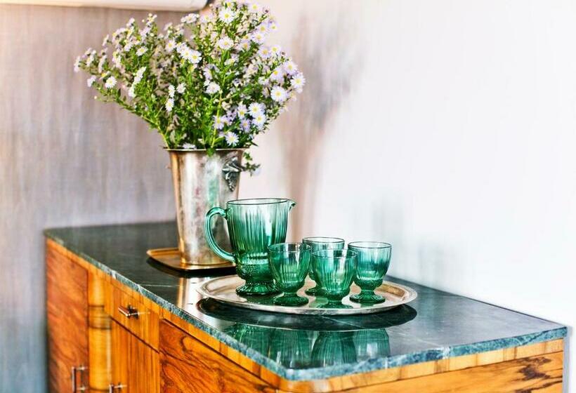 اتاق استاندارد با چشمانداز باغ, Marani Elizbar1918