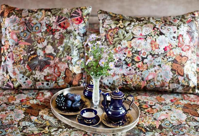 اتاق استاندارد با چشمانداز کوهستان, Marani Elizbar1918