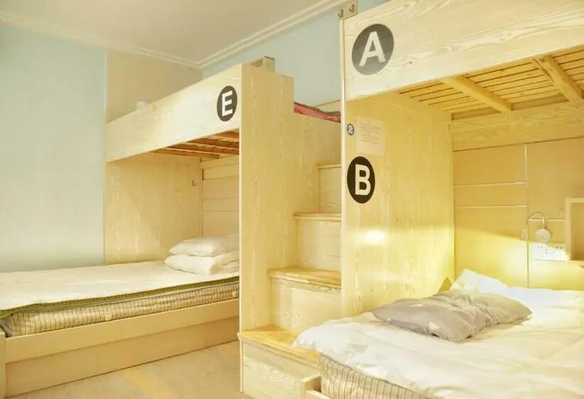 ルームシェアのワンベッド, Kunlun International Youth Hostel