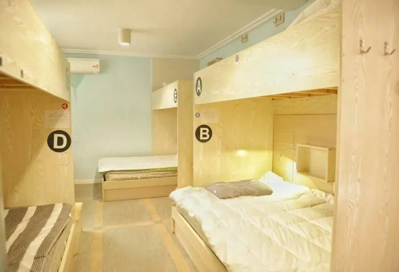 ルームシェアのワンベッド, Kunlun International Youth Hostel