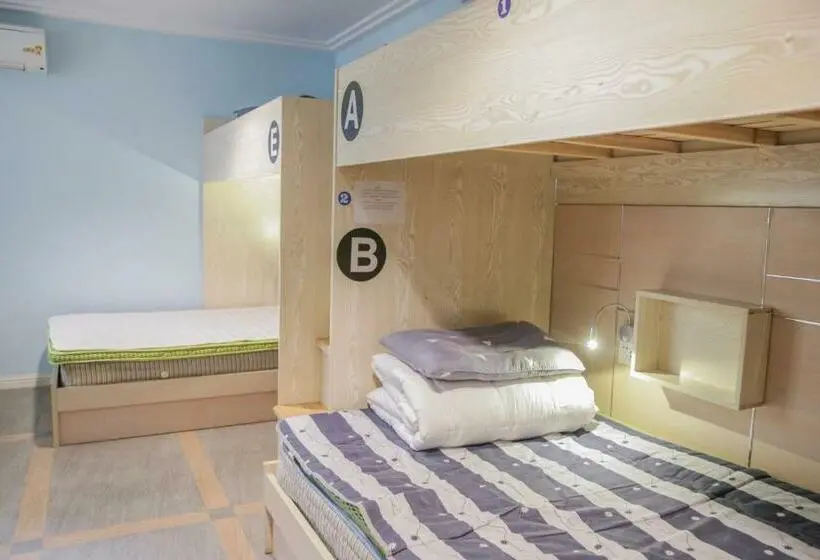 ルームシェアのワンベッド, Kunlun International Youth Hostel