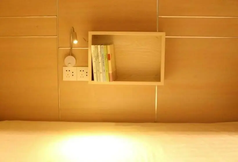 ルームシェアのワンベッド, Kunlun International Youth Hostel