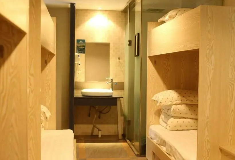 ルームシェアのワンベッド, Kunlun International Youth Hostel