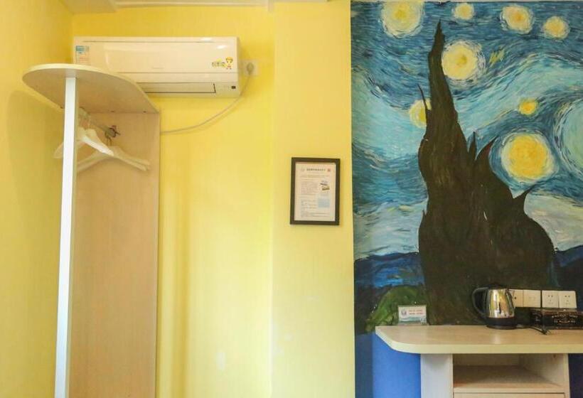 חדר סטנדרט לשלושה, Kunlun International Youth Hostel