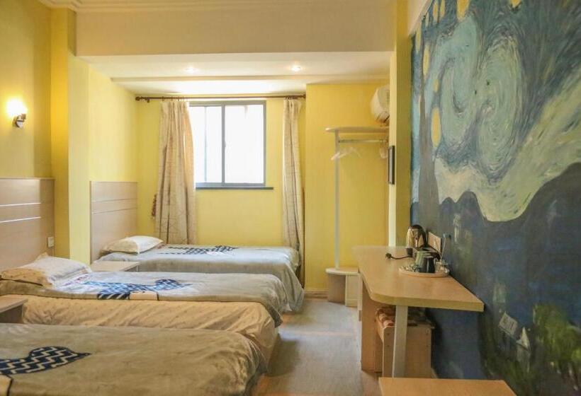 חדר סטנדרט לשלושה, Kunlun International Youth Hostel