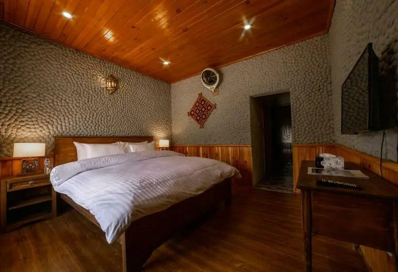 اتاق استاندارد, Roomy Daastaan Hotel, Karimabad Hunza