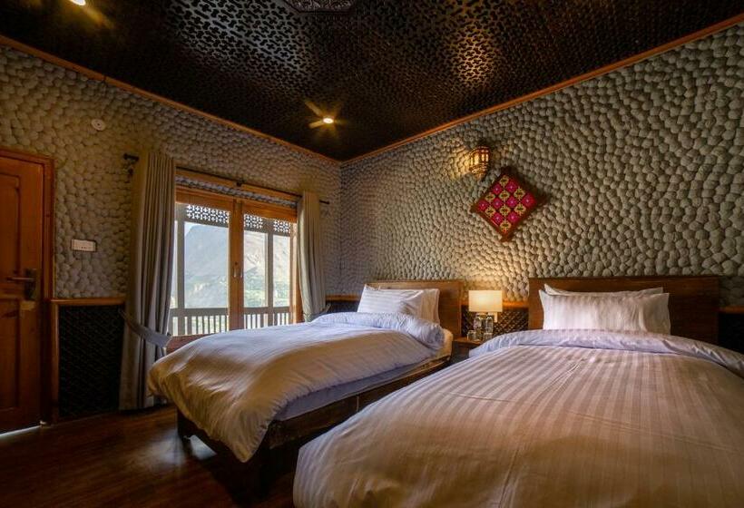 اتاق لوکس, Roomy Daastaan Hotel, Karimabad Hunza