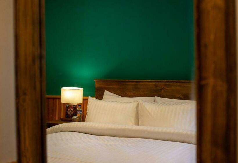 اتاق لوکس, Roomy Daastaan Hotel, Karimabad Hunza