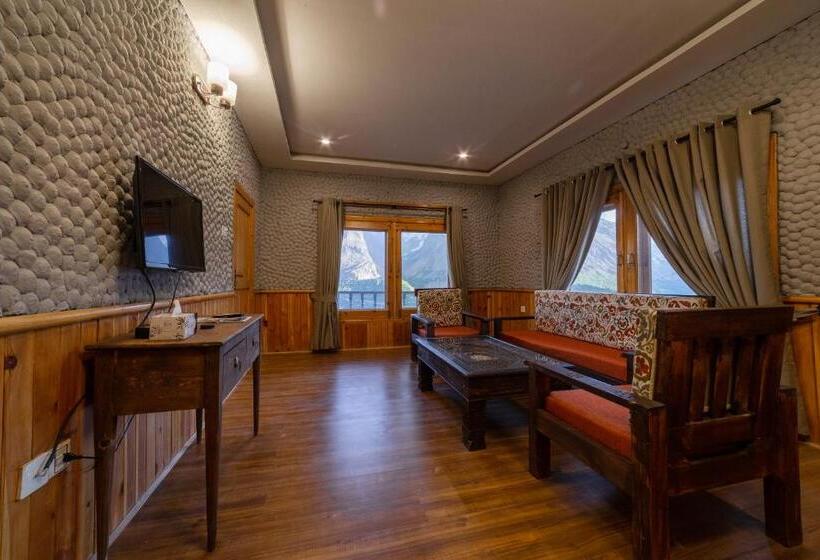 سوییت اجرایی, Roomy Daastaan Hotel, Karimabad Hunza