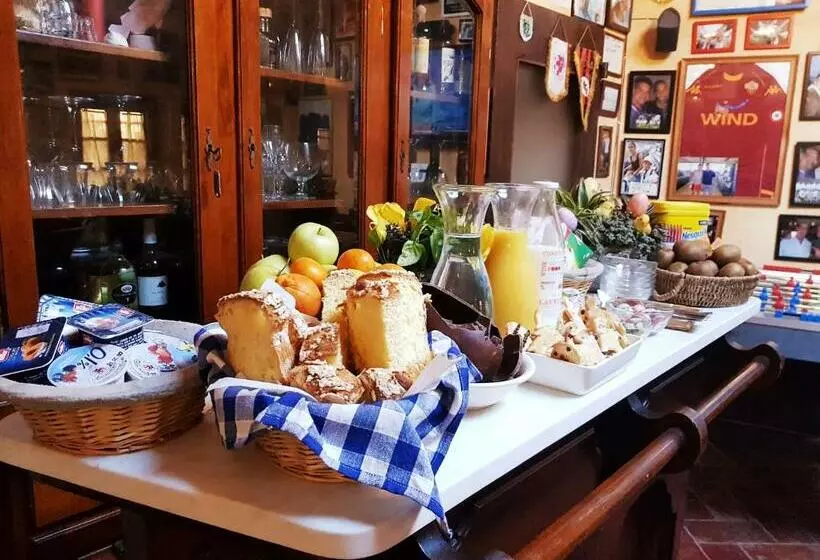 スイート, San Gennaro Castello