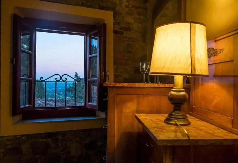 デラックスの4人部屋, San Gennaro Castello