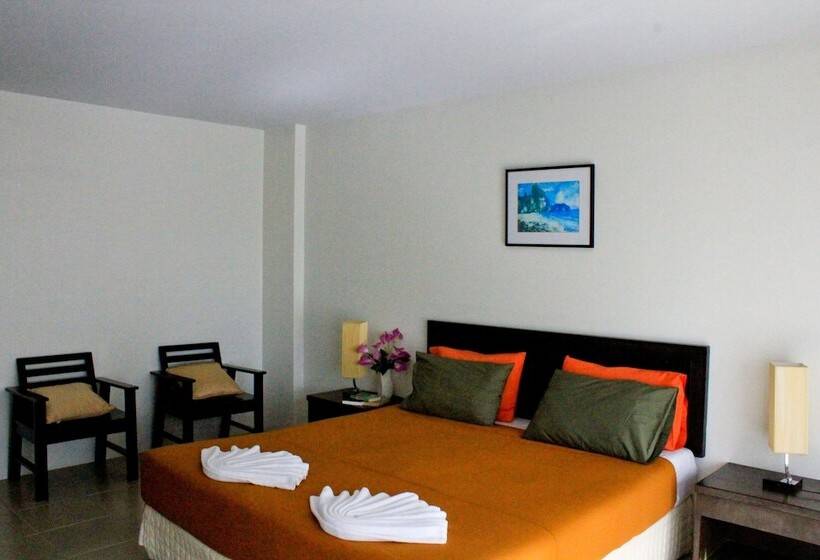 수피리어 룸, Ben's House