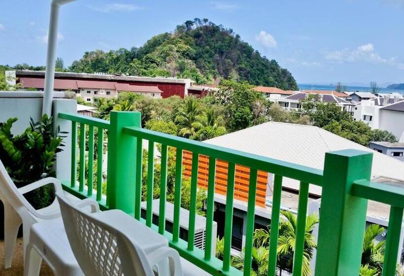 수피리어 룸, Ben's House