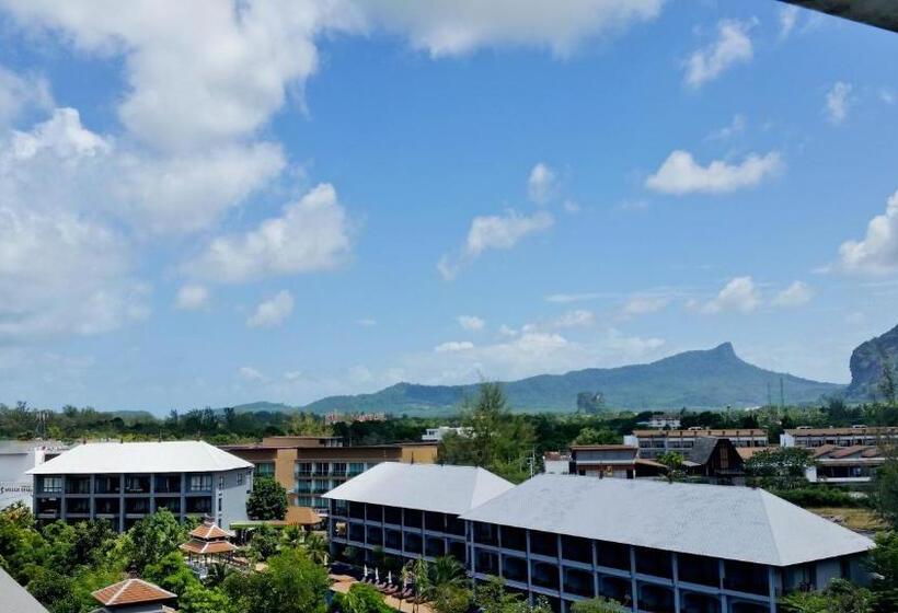 수피리어 룸, Ben's House