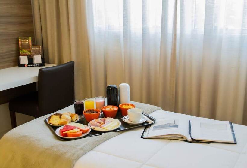 חדר דלוקס, Intercity Shopping Gravatai