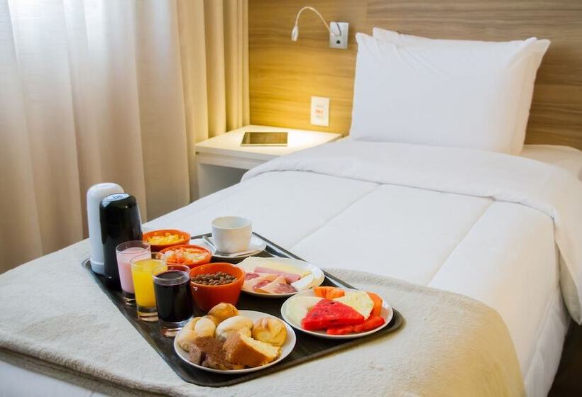 חדר סטנדרט, Intercity Shopping Gravatai