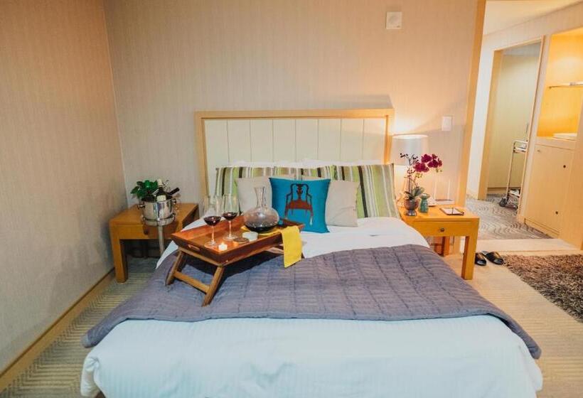 豪华三人间, Jeju Mei The