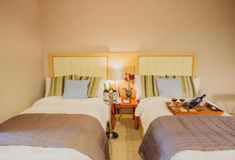 豪华三人间, Jeju Mei The