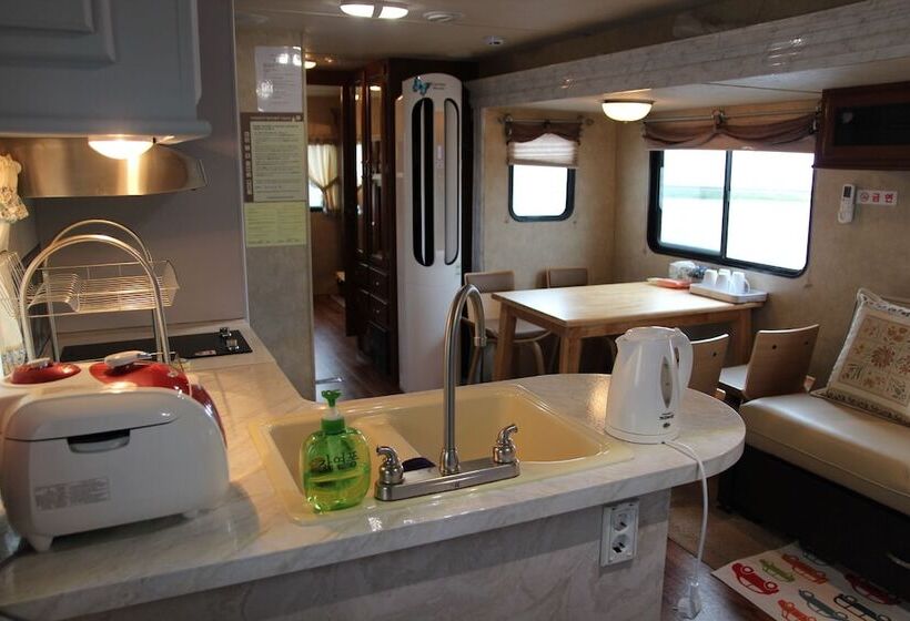 豪华房间, Jeju Mei The