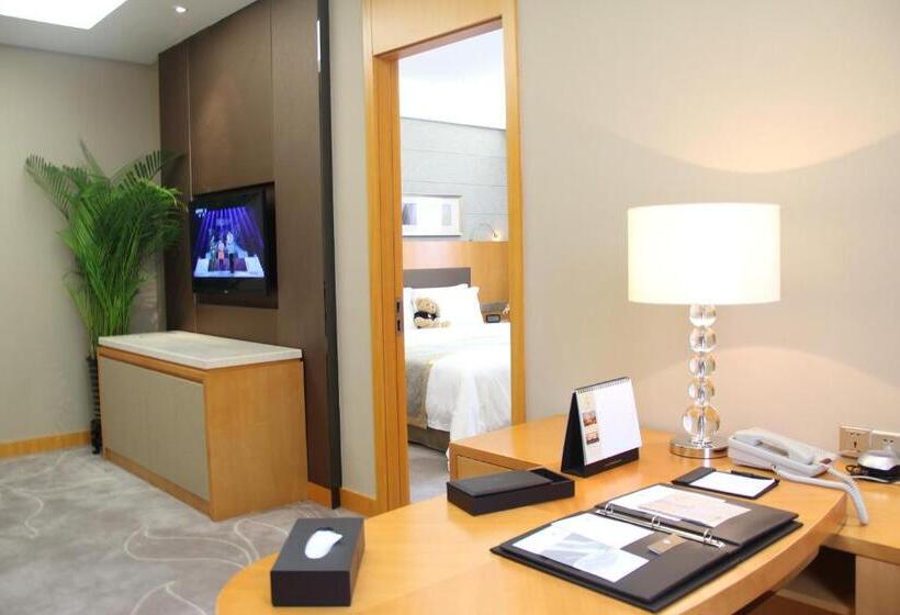 带大床的行政房间, Jinling Grand