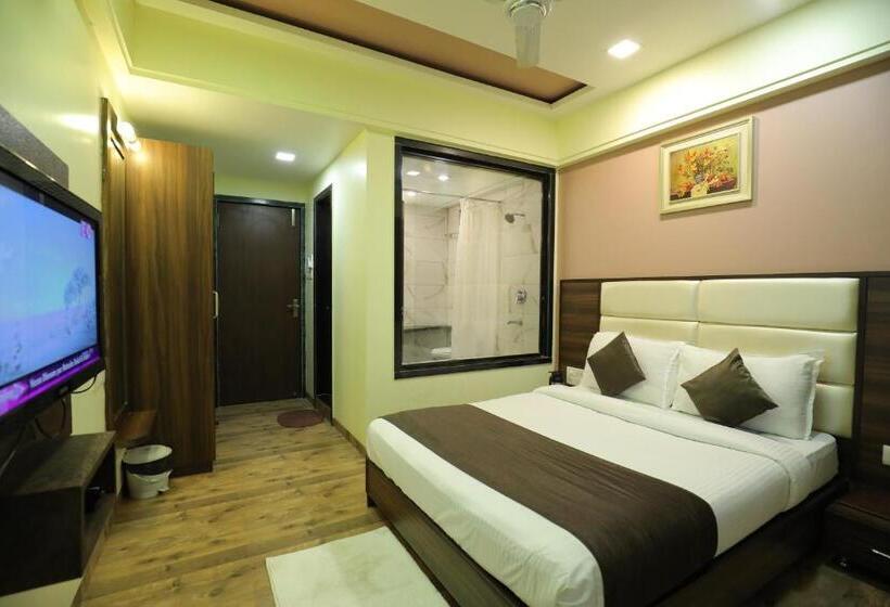 חדר אקזקיוטיב, Krushnai Resort