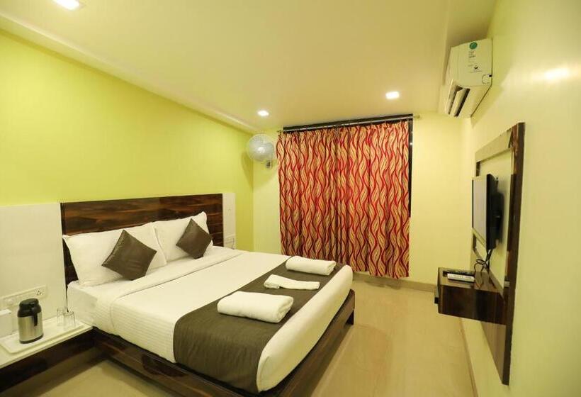 חדר אקזקיוטיב, Krushnai Resort