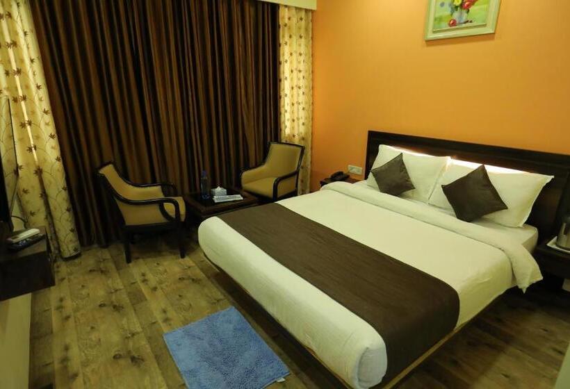 חדר אקזקיוטיב, Krushnai Resort