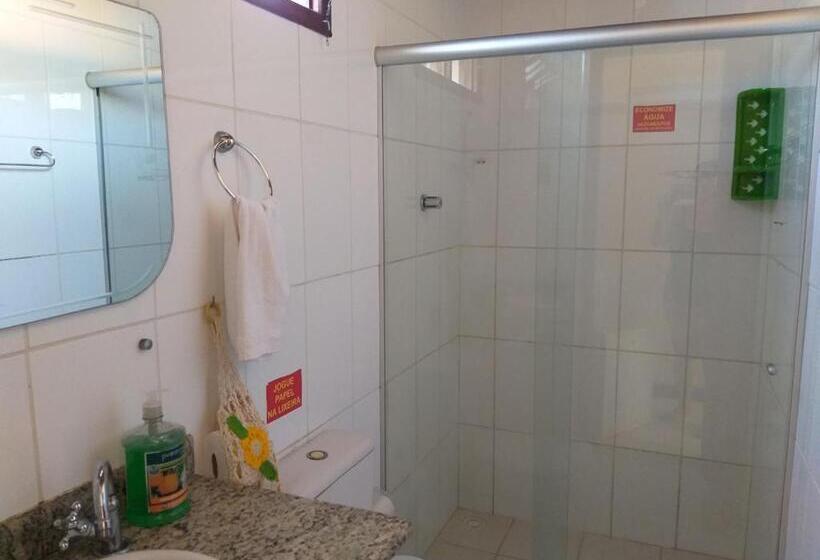 غرفة قياسية ثلاثية, Pousada Planeta Guarajuba