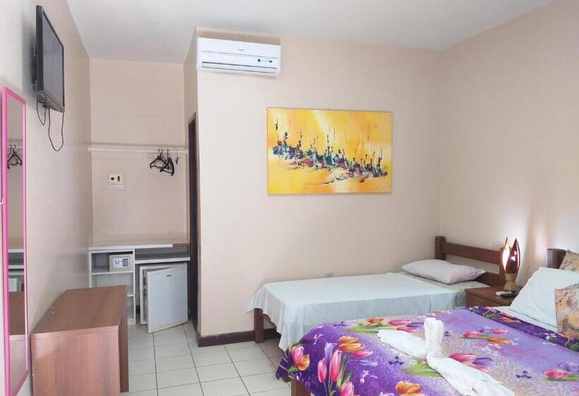 غرفة قياسية ثلاثية, Pousada Planeta Guarajuba