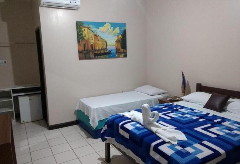 غرفة قياسية ثلاثية, Pousada Planeta Guarajuba