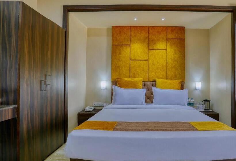 Deluxe Room, President