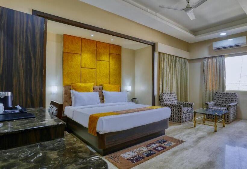 Deluxe Room, President