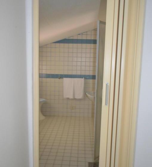 经济房, Serenella