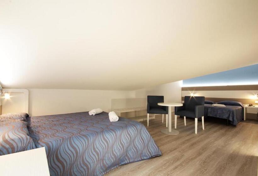 经济四人房间, Serenella